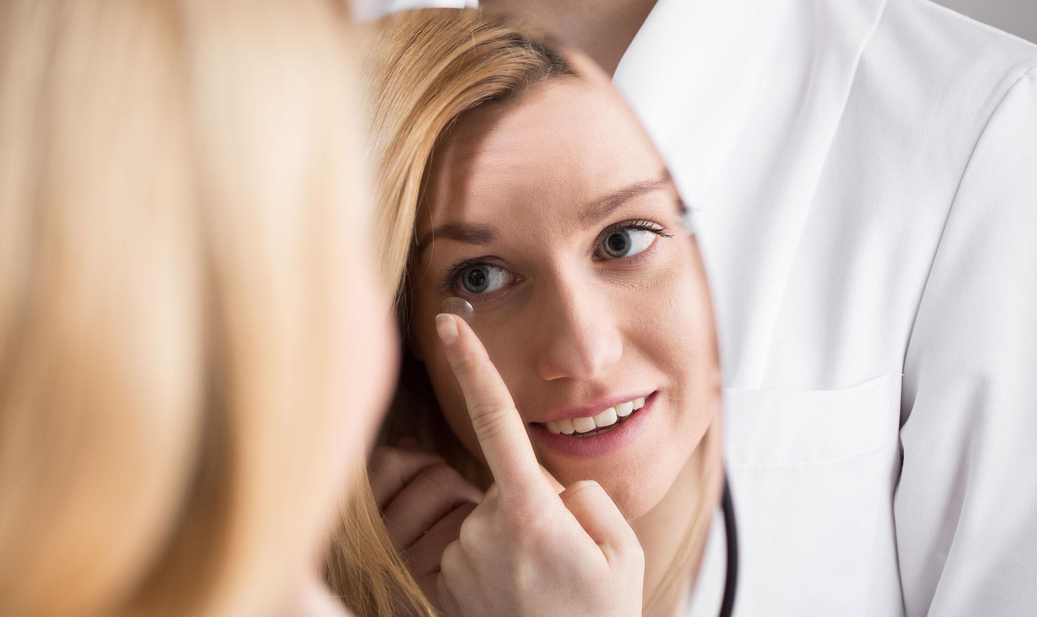 Kontaktlinsen testen und Schnupper-Tragen in allen Optik Schrei Filialen in Graz